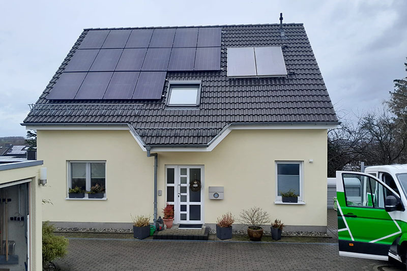 "Auf-Dach"-Photovoltaik-Anlage